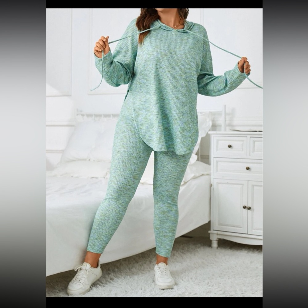 SHEIN Plus Curved Hem Hooded Top & Leggings
